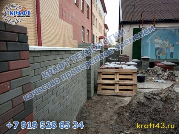 Стена из лего кирпича для строительства